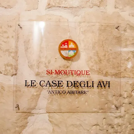 Degli Avi 2, Antico Abitare In Grotta *