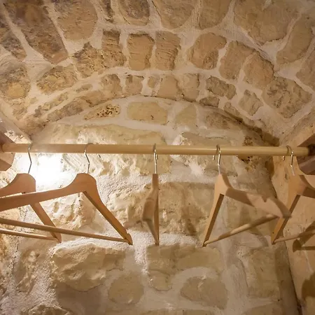Degli Avi 2, Antico Abitare In Grotta * Modica