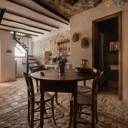 Aparthotel Degli Avi 2, Antico Abitare In Grotta