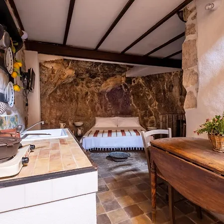 Degli Avi 2, Antico Abitare In Grotta Aparthotel