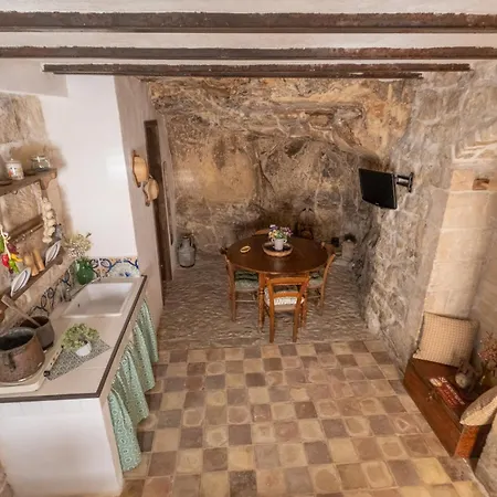 Degli Avi 2, Antico Abitare In Grotta * Modica